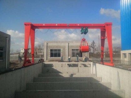 MHZ型電動葫蘆門式起重機（抓斗）
